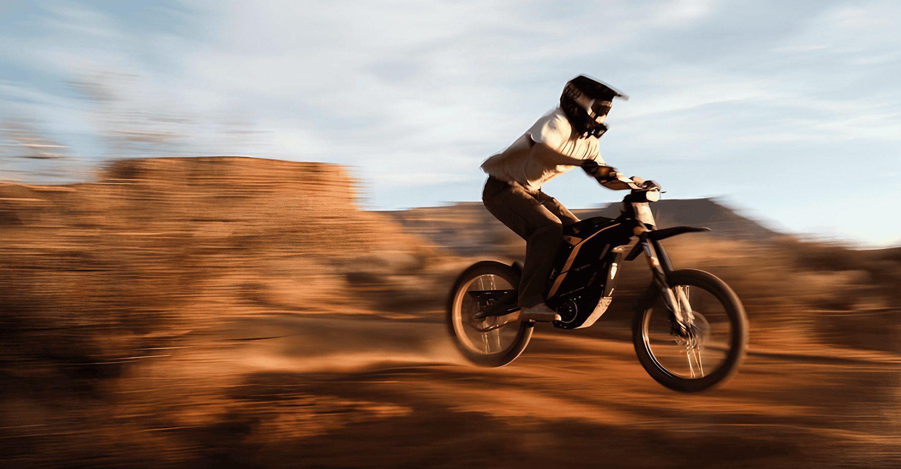 Falcon Pro rider on a desert trail