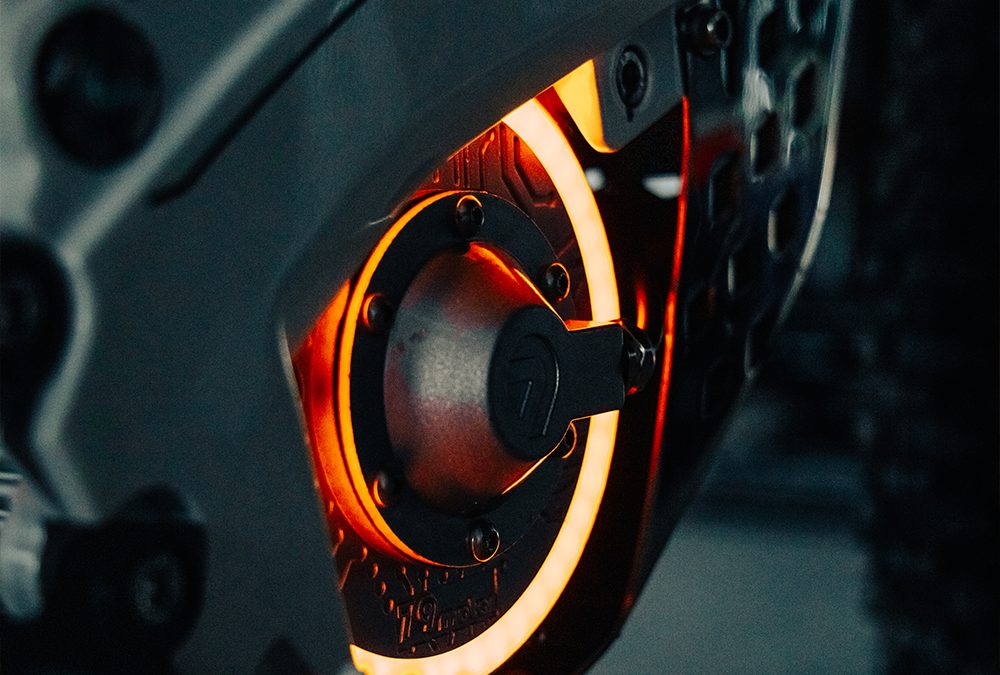 High-efficiency mid-mounted motor